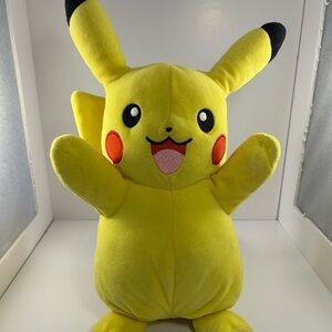 Pokémon Pikachu Electric Charge Talking & Lights Up 13" Plush Stuffed